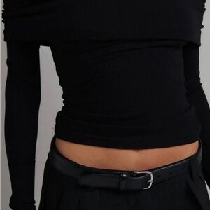 Commense Black Off-Shoulder Cropped Long Sleeve Top - M